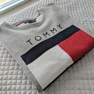 NWT Tommy Hilfiger Sweatshirt Grey Logo Small cute